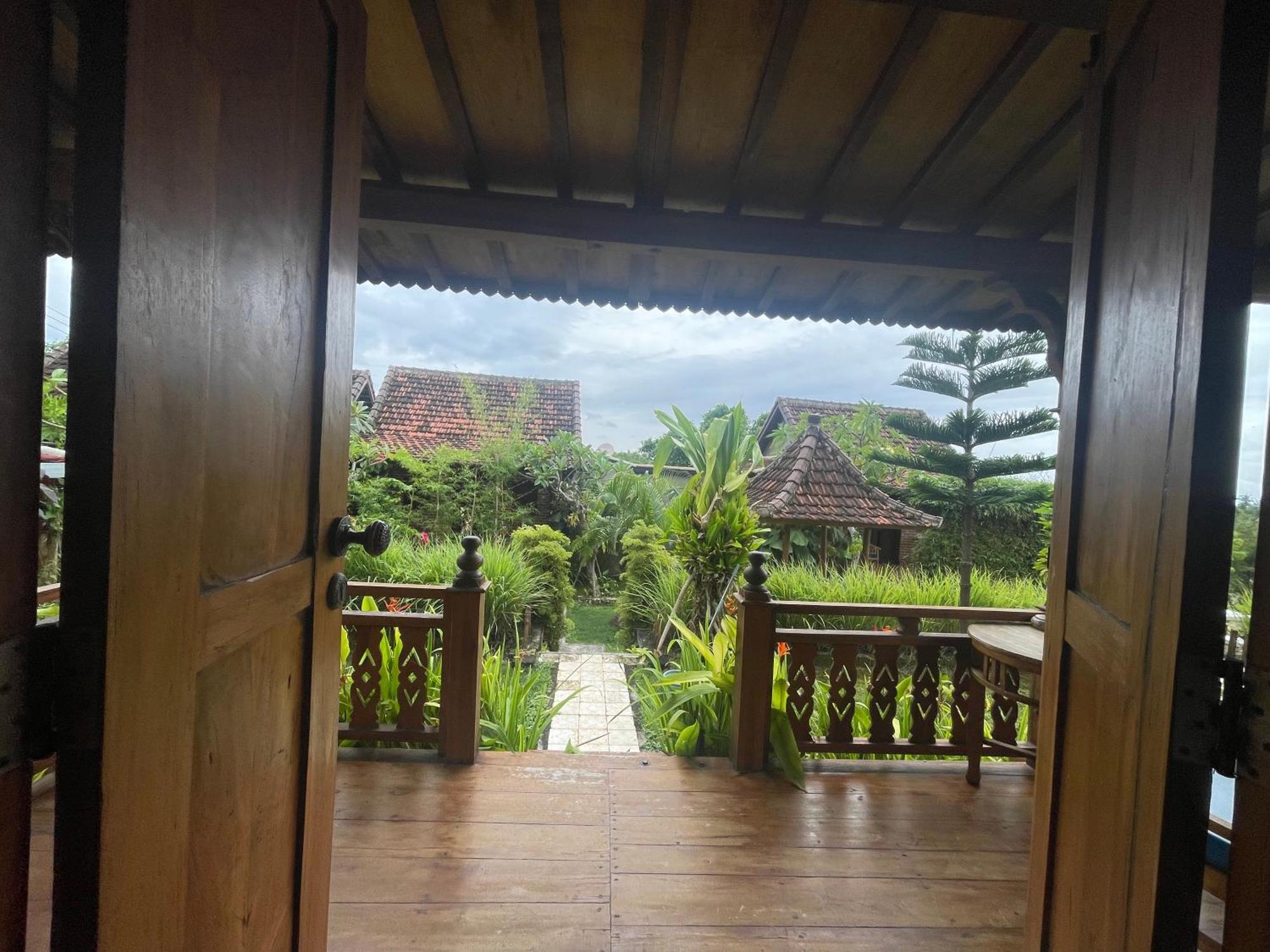 Kepaon Gari Inn Polilit Exterior foto